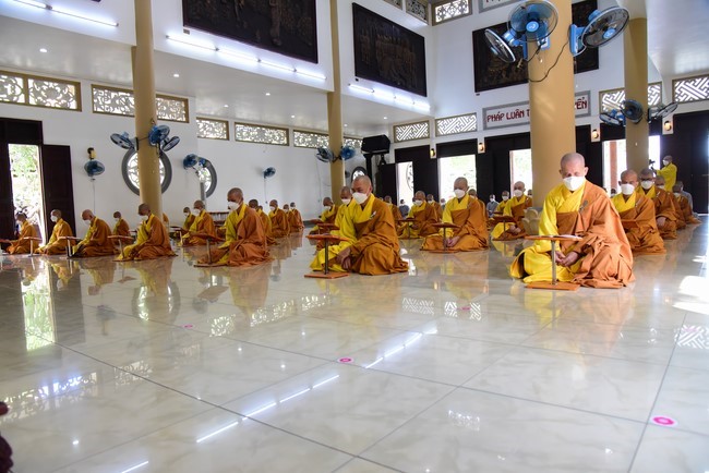 Pravaranà Ceremony at Hoang Phap Pagoda