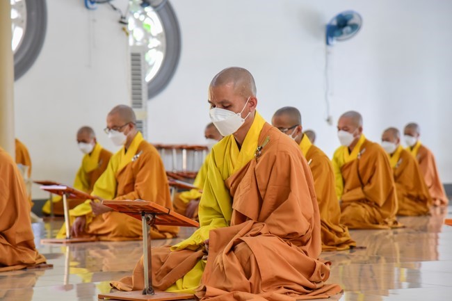 Pravaranà Ceremony at Hoang Phap Pagoda