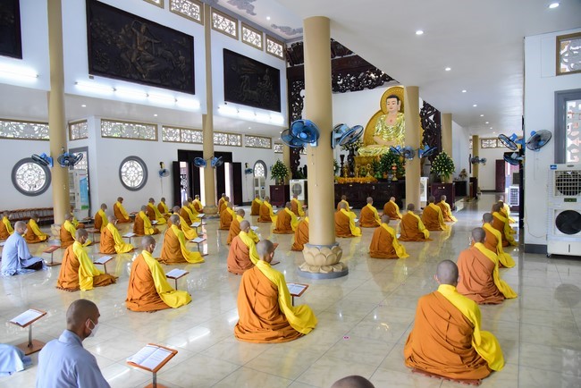 Pravaranà Ceremony at Hoang Phap Pagoda