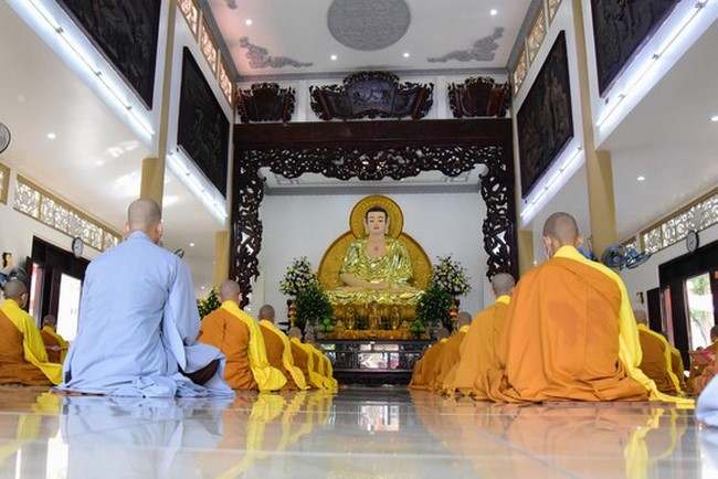 Pravaranà Ceremony at Hoang Phap Pagoda