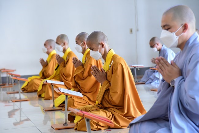 Pravaranà Ceremony at Hoang Phap Pagoda