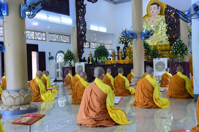 Pravaranà Ceremony at Hoang Phap Pagoda