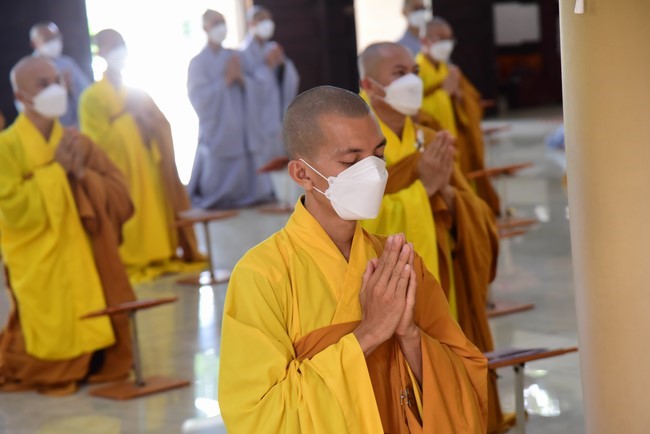 Pravaranà Ceremony at Hoang Phap Pagoda