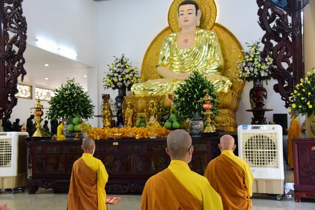 Pravaranà Ceremony at Hoang Phap Pagoda