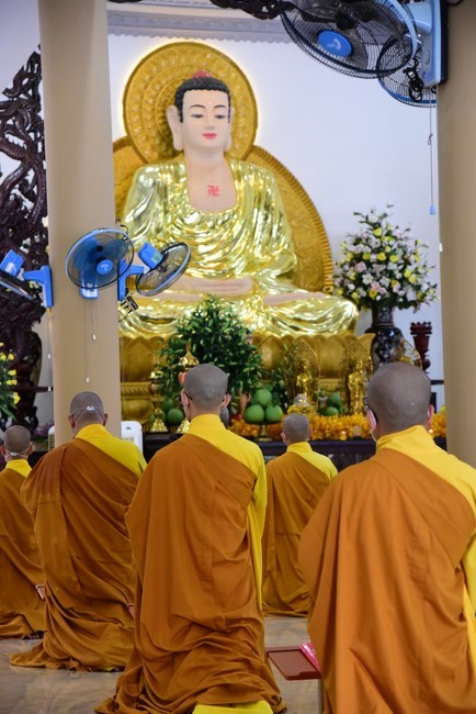 Pravaranà Ceremony at Hoang Phap Pagoda