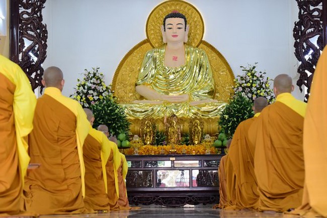 Pravaranà Ceremony at Hoang Phap Pagoda