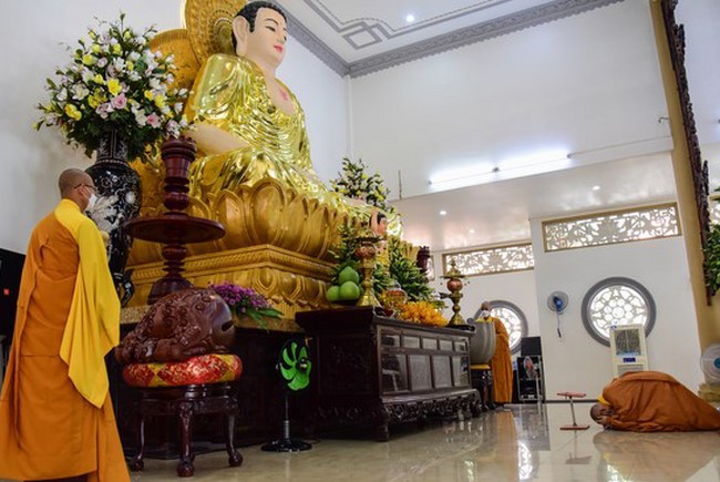 Pravaranà Ceremony at Hoang Phap Pagoda
