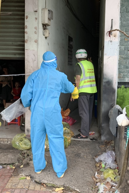 Chùa Hoằng Pháp: Tiếp tục hỗ trợ người dân khó khăn trong đại dịch Covid (đợt 8)