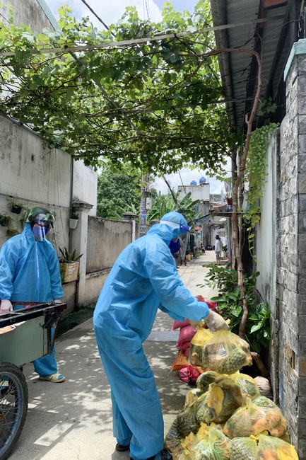 Chùa Hoằng Pháp: Tiếp tục hỗ trợ người dân khó khăn trong đại dịch Covid (đợt 8)