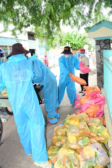 Chùa Hoằng Pháp: Tiếp tục hỗ trợ người dân khó khăn trong đại dịch Covid (đợt 8)