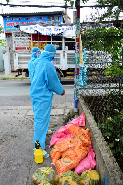 Chùa Hoằng Pháp: Tiếp tục hỗ trợ người dân khó khăn trong đại dịch Covid (đợt 8)