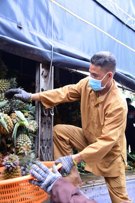 Chùa Hoằng Pháp: Tiếp tục hỗ trợ người dân khó khăn trong đại dịch Covid (đợt 8)