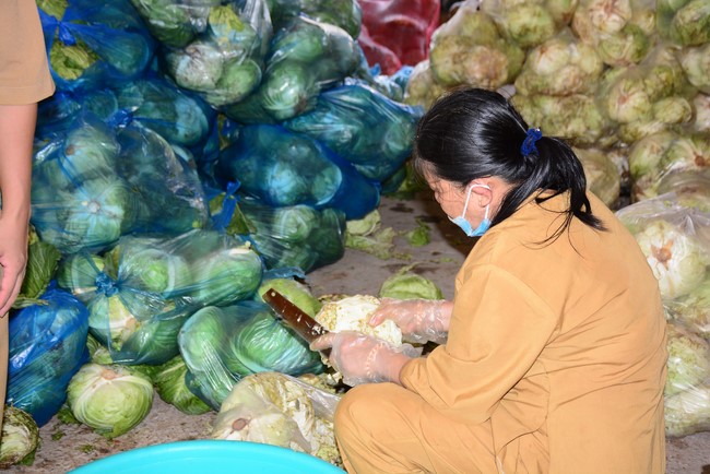 Continuing to support people in need in the Covid-19 pandemic of Hoang Phap Pagoda (series 9)