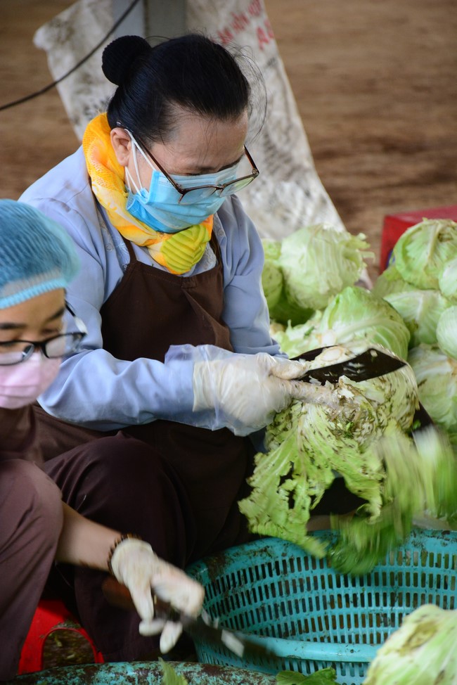 Continuing to support people in need in the Covid-19 pandemic of Hoang Phap Pagoda (series 9)