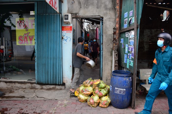 Continuing to support people in need in the Covid-19 pandemic of Hoang Phap Pagoda (series 9)