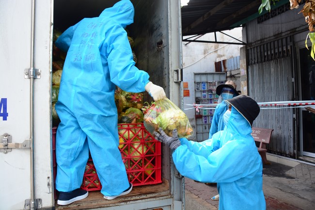 Continuing to support people in need in the Covid-19 pandemic of Hoang Phap Pagoda (series 9)
