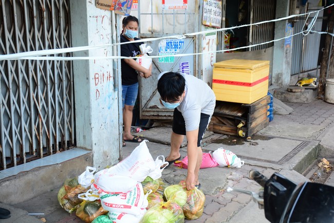 Continuing to support people in need in the Covid-19 pandemic of Hoang Phap Pagoda (series 9)
