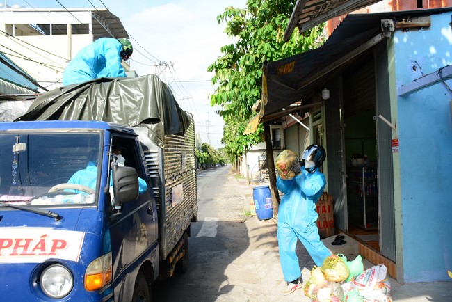 Continuing to support people in need in the Covid-19 pandemic of Hoang Phap Pagoda (series 9)
