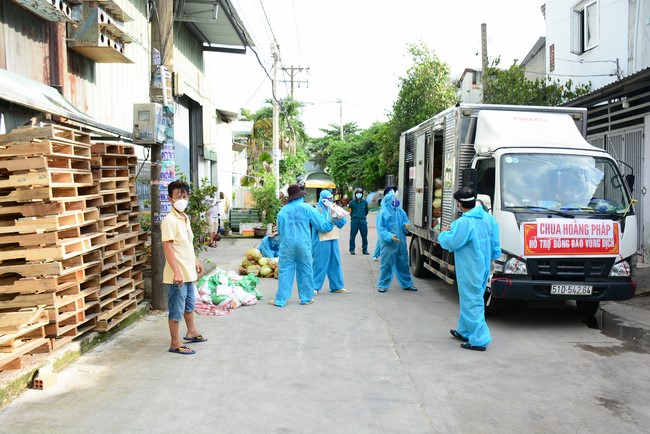Continuing to support people in need in the Covid-19 pandemic of Hoang Phap Pagoda (series 9)