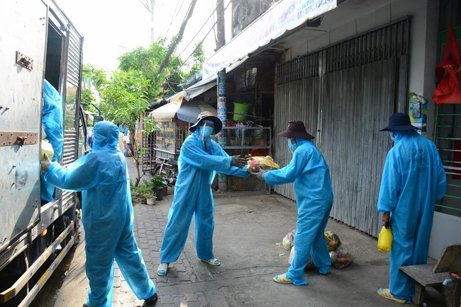 Continuing to support people in need in the Covid-19 pandemic of Hoang Phap Pagoda (series 9)