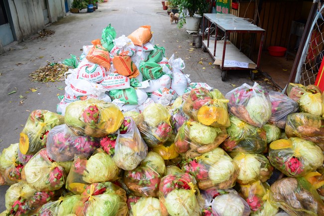 Continuing to support people in need in the Covid-19 pandemic of Hoang Phap Pagoda (series 9)