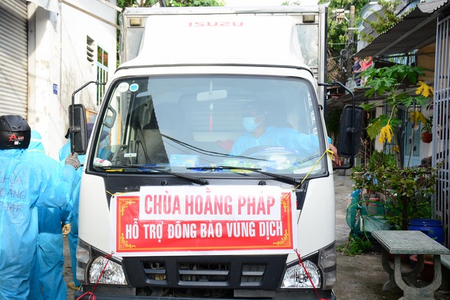 Continuing to support people in need in the Covid-19 pandemic of Hoang Phap Pagoda (series 9)