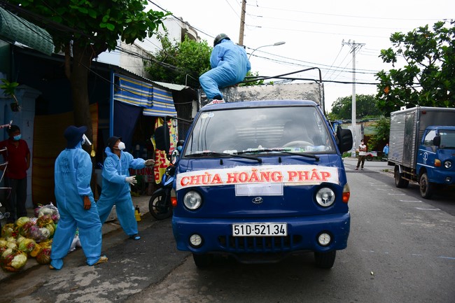 Continuing to support people in need in the Covid-19 pandemic of Hoang Phap Pagoda (series 9)