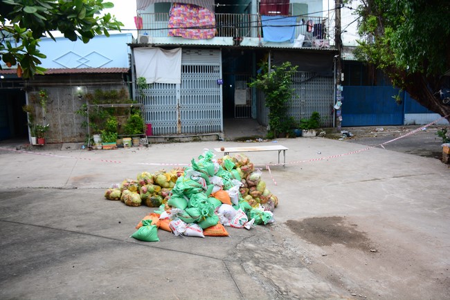 Continuing to support people in need in the Covid-19 pandemic of Hoang Phap Pagoda (series 9)