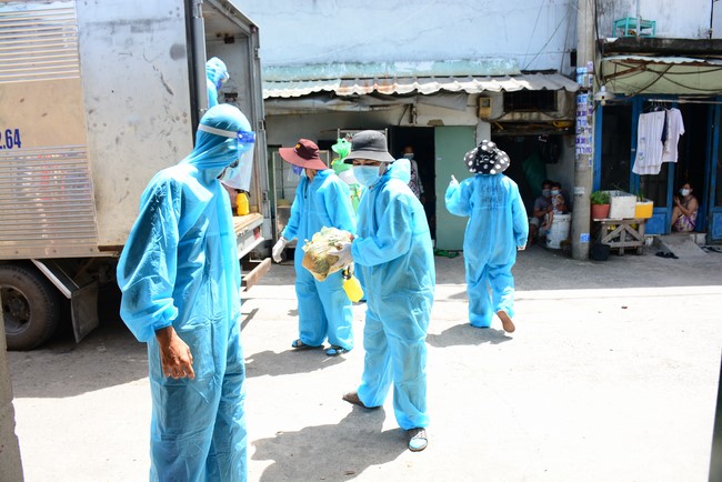 Continuing to support people in need in the Covid-19 pandemic of Hoang Phap Pagoda (series 9)