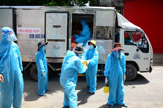 Continuing to support people in need in the Covid-19 pandemic of Hoang Phap Pagoda (series 9)