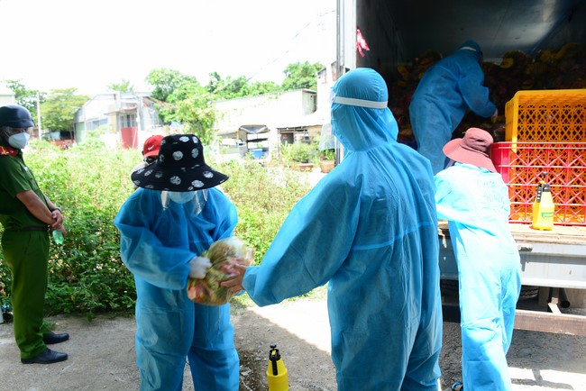 Continuing to support people in need in the Covid-19 pandemic of Hoang Phap Pagoda (series 9)