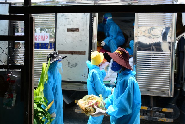 Continuing to support people in need in the Covid-19 pandemic of Hoang Phap Pagoda (series 9)