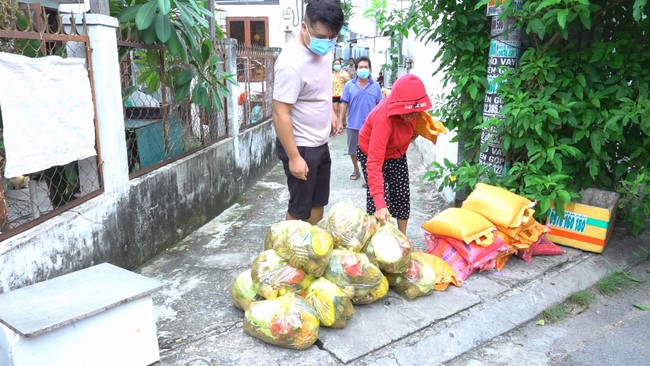 Continuing to support people in need in the Covid-19 pandemic of Hoang Phap Pagoda (series 9)