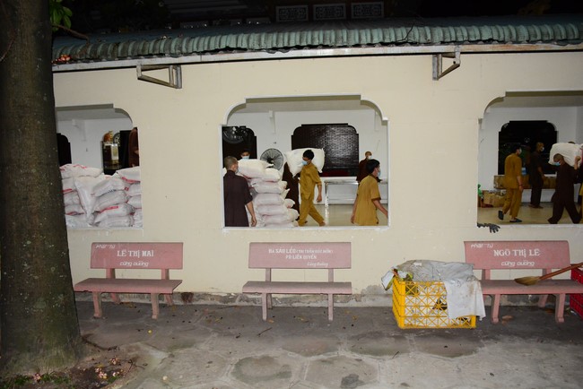 Continuing to support people in need in the Covid-19 pandemic of Hoang Phap Pagoda (series 9)