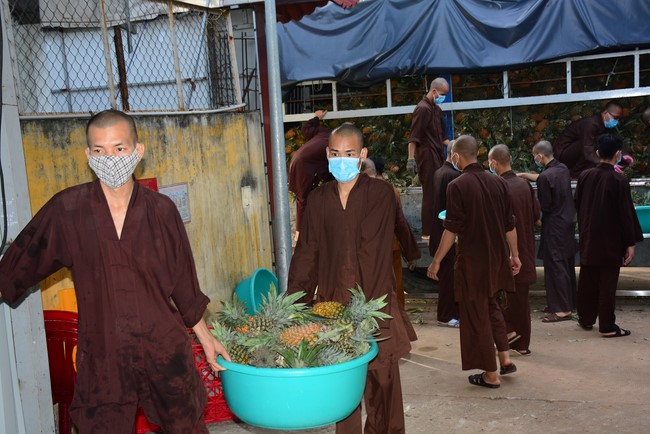 Continuing to support people in need in the Covid-19 pandemic of Hoang Phap Pagoda (series 9)