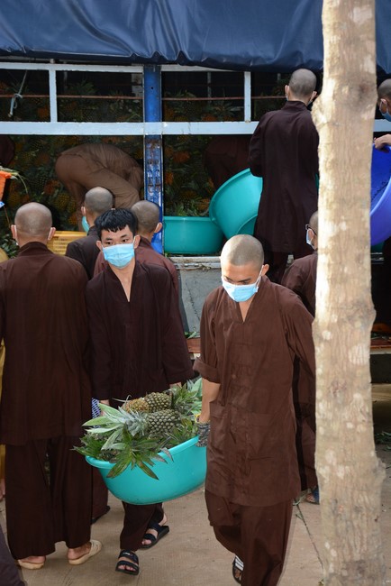 Continuing to support people in need in the Covid-19 pandemic of Hoang Phap Pagoda (series 9)
