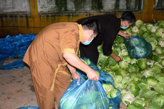 Continuing to support people in need in the Covid-19 pandemic of Hoang Phap Pagoda (series 9)