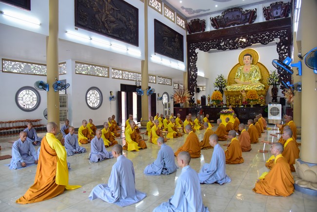 Pratimoksa commandment rite