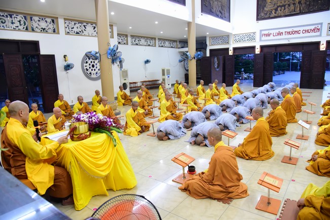 Pratimoksa commandment rite