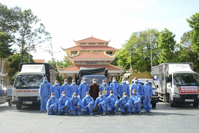 Continuing to support people in need in the Covid-19 pandemic of Hoang Phap Pagoda (series 10)