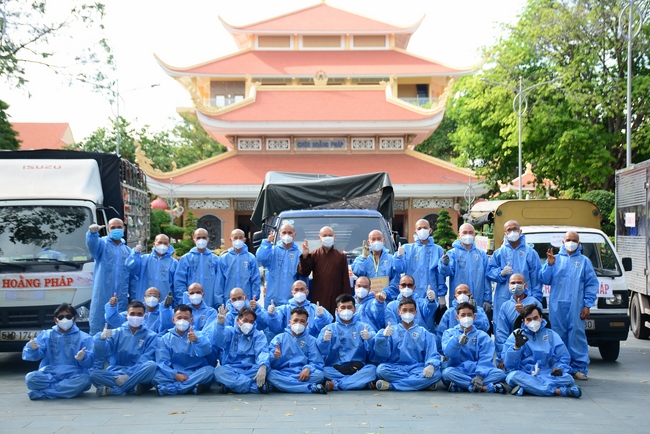 Continuing to support people in need in the Covid-19 pandemic of Hoang Phap Pagoda (series 10)