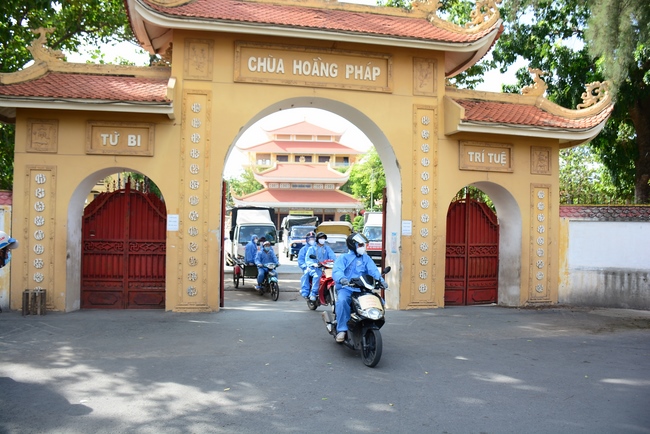 Continuing to support people in need in the Covid-19 pandemic of Hoang Phap Pagoda (series 10)