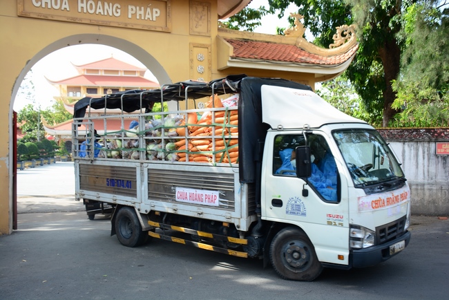 Continuing to support people in need in the Covid-19 pandemic of Hoang Phap Pagoda (series 10)