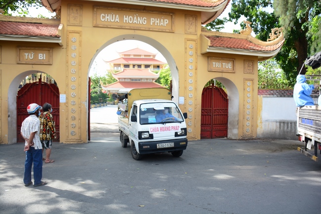 Continuing to support people in need in the Covid-19 pandemic of Hoang Phap Pagoda (series 10)