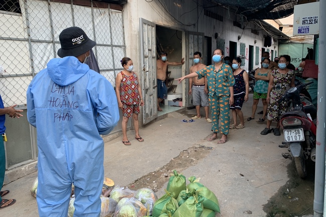 Continuing to support people in need in the Covid-19 pandemic of Hoang Phap Pagoda (series 10)