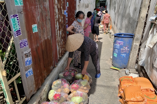 Continuing to support people in need in the Covid-19 pandemic of Hoang Phap Pagoda (series 10)