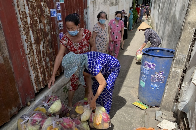 Continuing to support people in need in the Covid-19 pandemic of Hoang Phap Pagoda (series 10)
