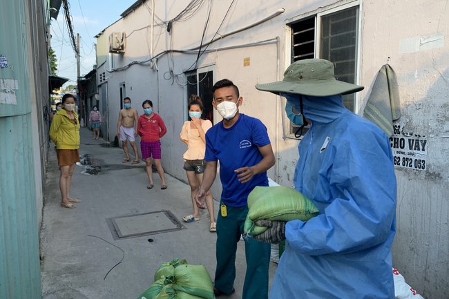 Continuing to support people in need in the Covid-19 pandemic of Hoang Phap Pagoda (series 10)