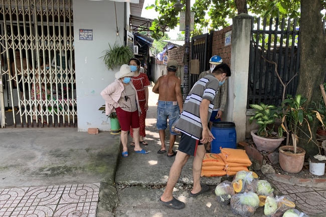 Continuing to support people in need in the Covid-19 pandemic of Hoang Phap Pagoda (series 10)