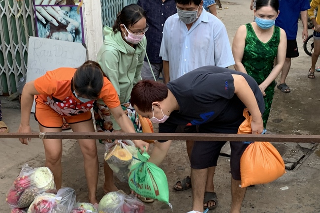 Continuing to support people in need in the Covid-19 pandemic of Hoang Phap Pagoda (series 10)